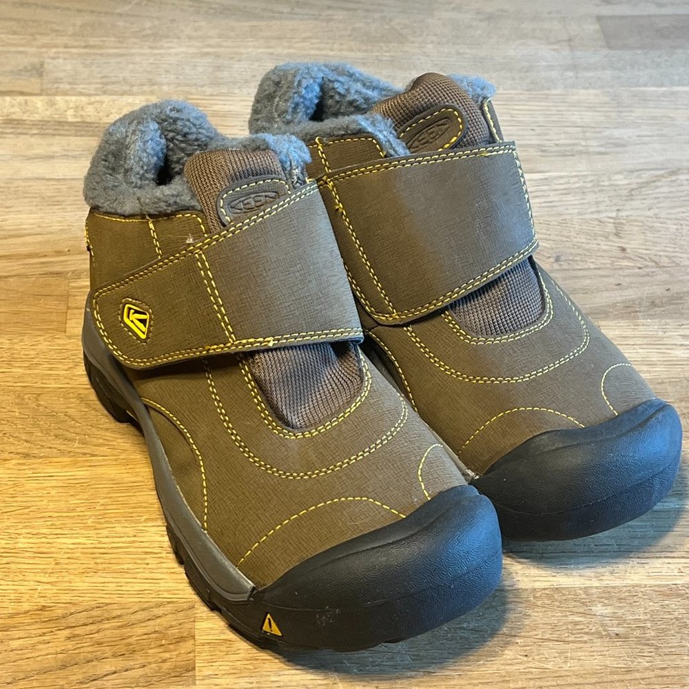 Keen Kid's Kootenay Boots - NEVER WORN!! - Size 4
